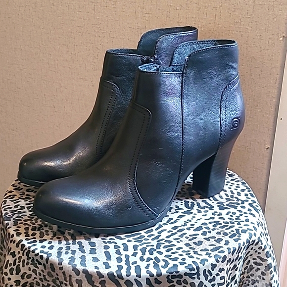 EUC BORN black ankle boots size 8.5 - Picture 2 of 11